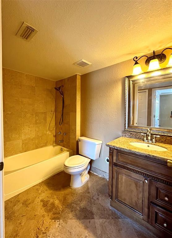 Building Photo - 13827 Fairway Island Dr