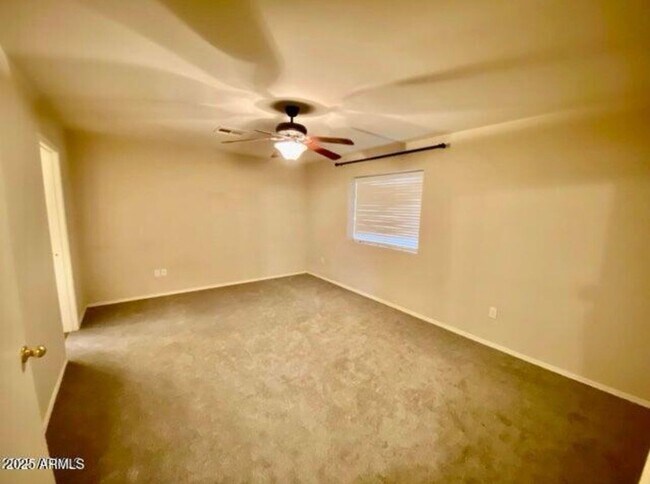 Building Photo - 4056 E Abraham Ln
