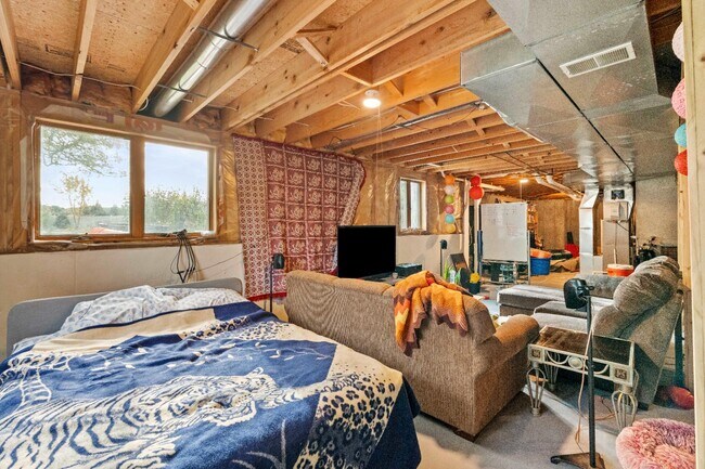 Building Photo - 1853 Wallinford Dr