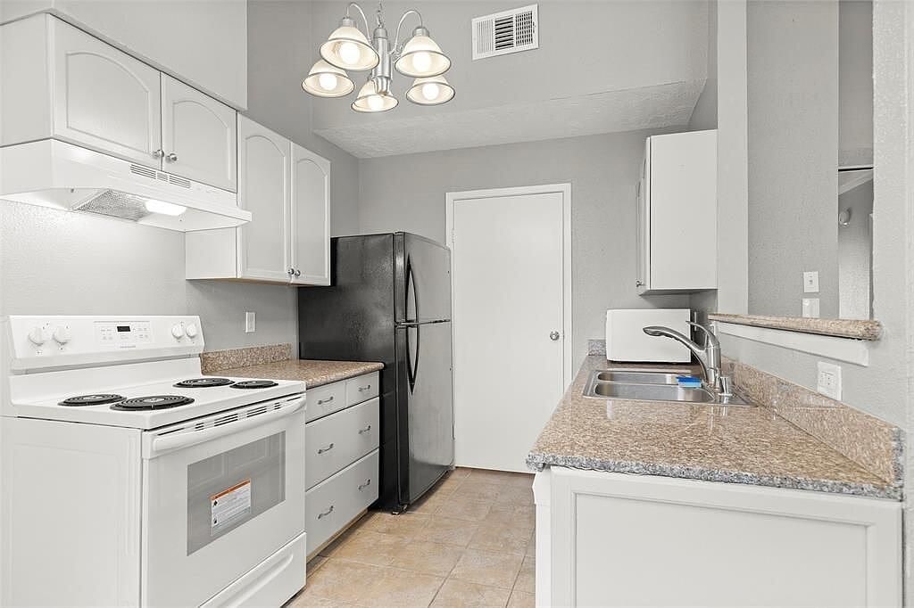 Kitchen - 5406 Rivergate Dr