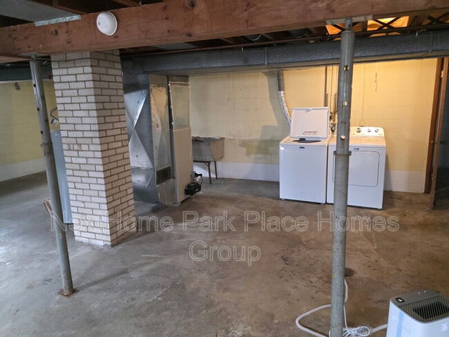 Building Photo - 3000 Dartmouth Dr