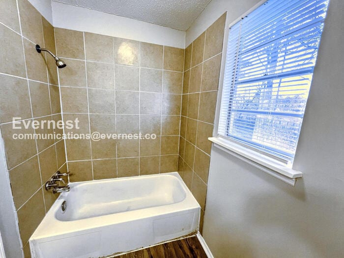 Building Photo - 8917 Tanya Dr