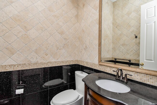 Building Photo - 3015 Bonnebridge Way Blvd