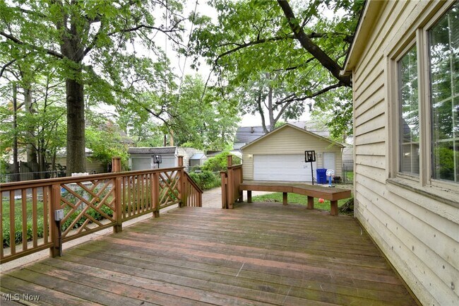 Building Photo - 2408 Eardley Rd