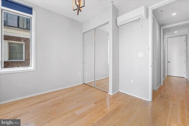 Building Photo - 1474 Belmont St NW