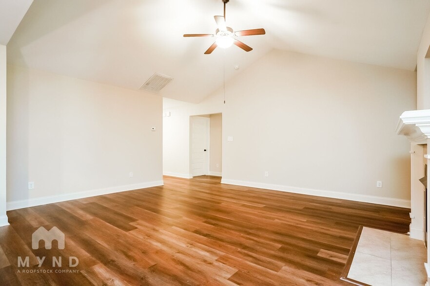 Building Photo - 991 Airedale Trail