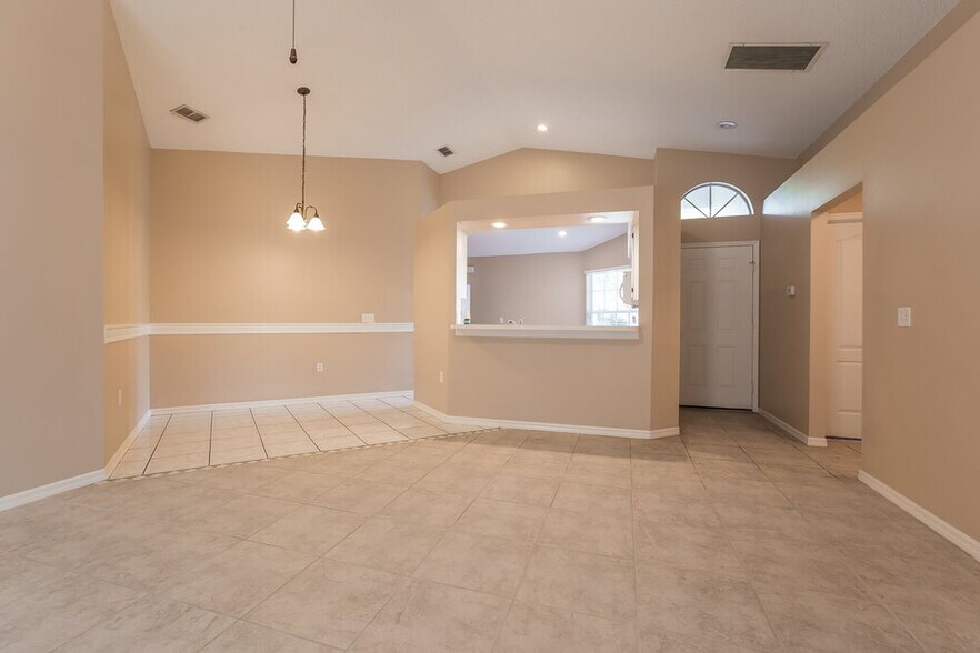Building Photo - 1010 Malletwood Dr