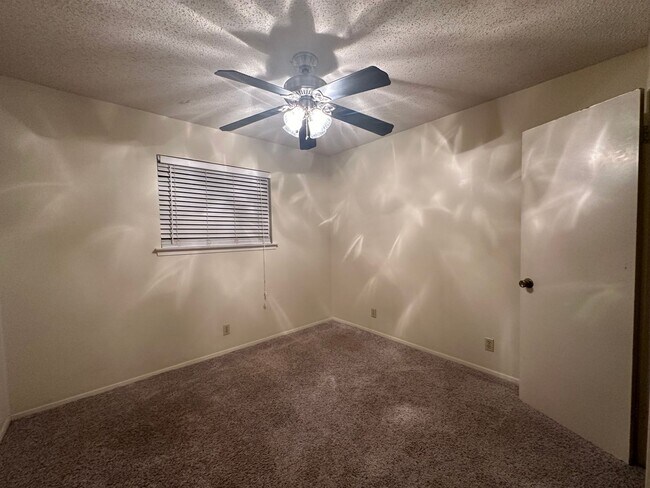 Building Photo - 8104 Hood Cir