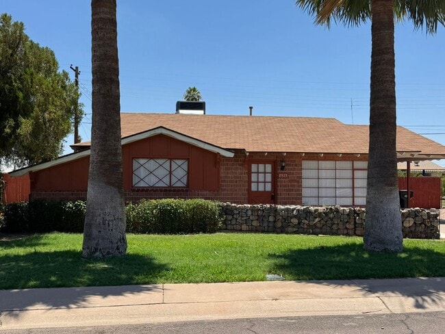 Primary Photo - NICE UPDATED 2BED 1BATH HOME LOCATED NEAR ...