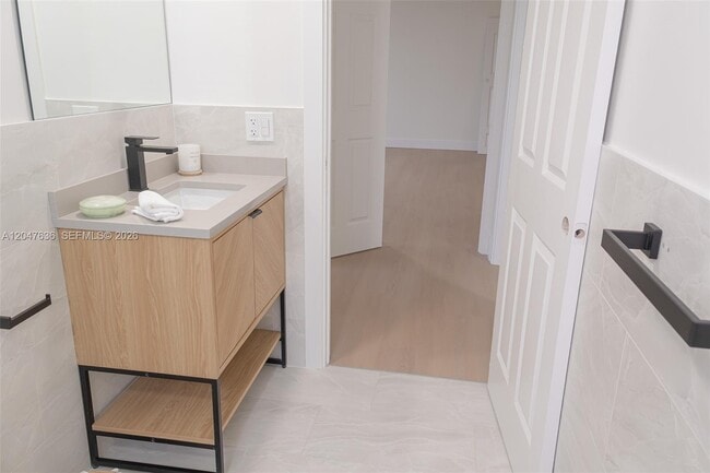 Building Photo - 3051 N Course Dr