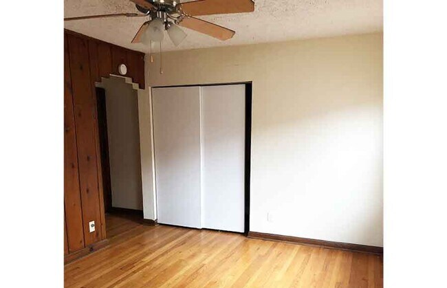 Interior Photo - Ludlow 960
