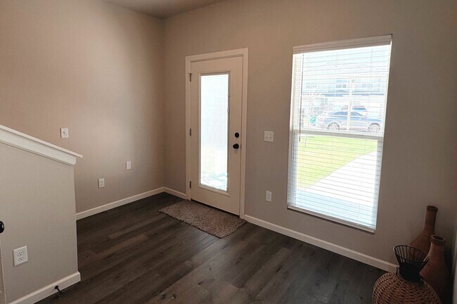 Building Photo - Townhome For Rent NW OKC!