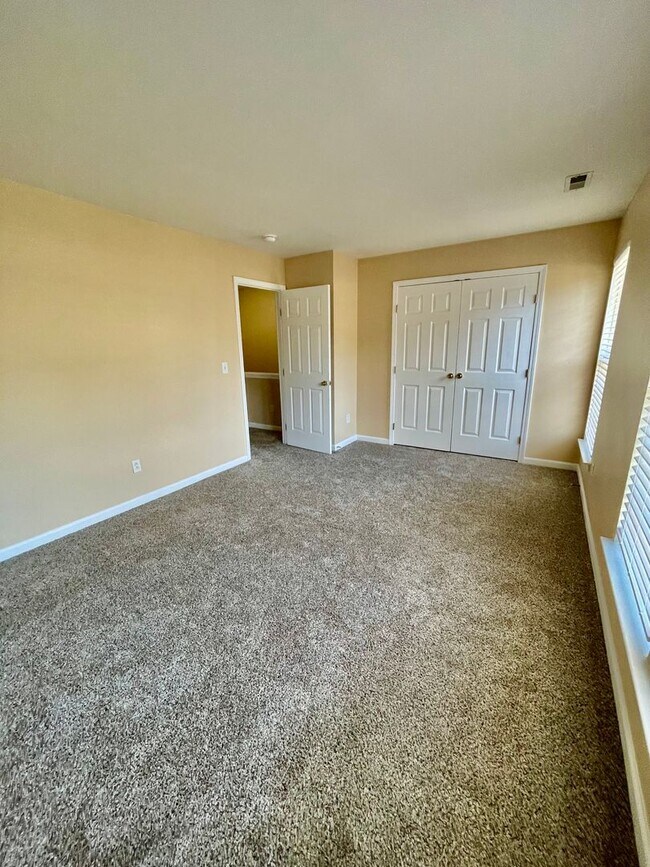 Building Photo - 5308 Jocelyn Ln