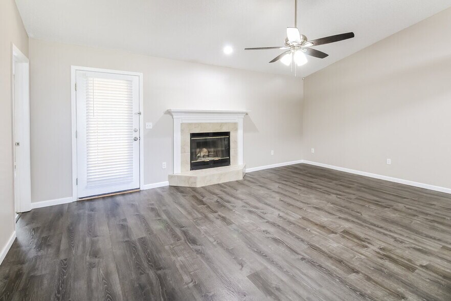 Building Photo - 493 Heron Nest Point