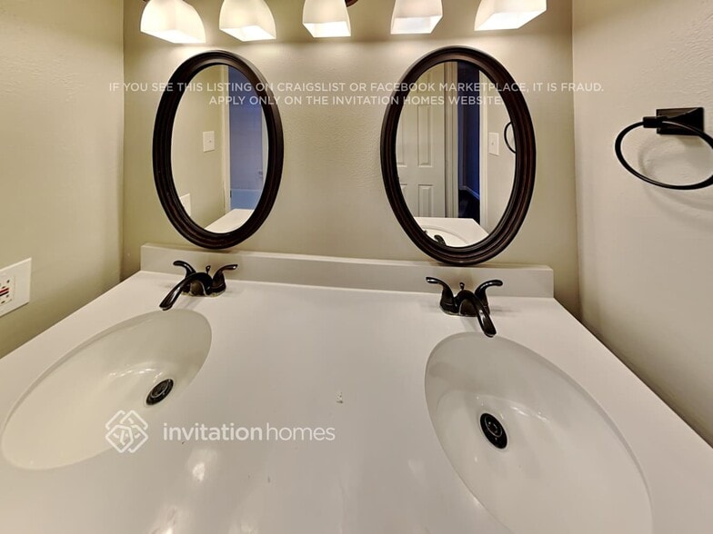 Building Photo - 15607 Oldridge Dr