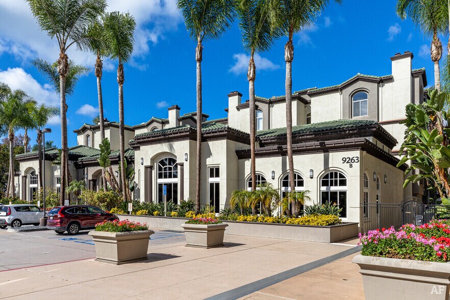 Complex Entrance - 4155 Executive Dr