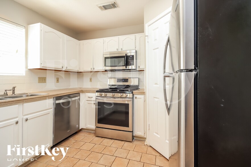 Building Photo - 1039 Wentworth Dr