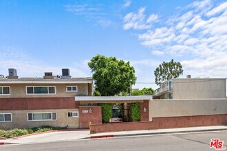 Building Photo - 4610 Densmore Ave