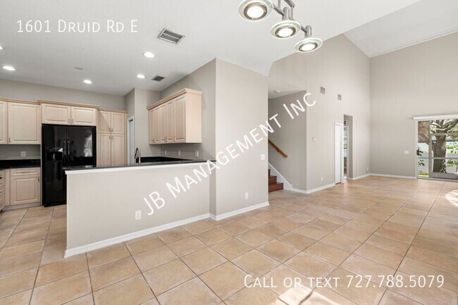 Building Photo - 1601 Druid Rd