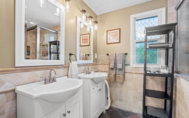 Building Photo - 2623 Forbes St