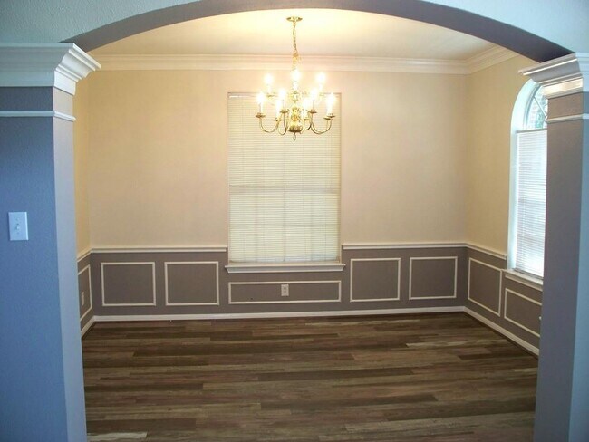 Building Photo - 20736 Fawnbrook Ct