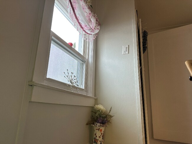 Building Photo - 269 N 1st Ave