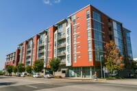 Building Photo - Charming Apartment in Nashville!