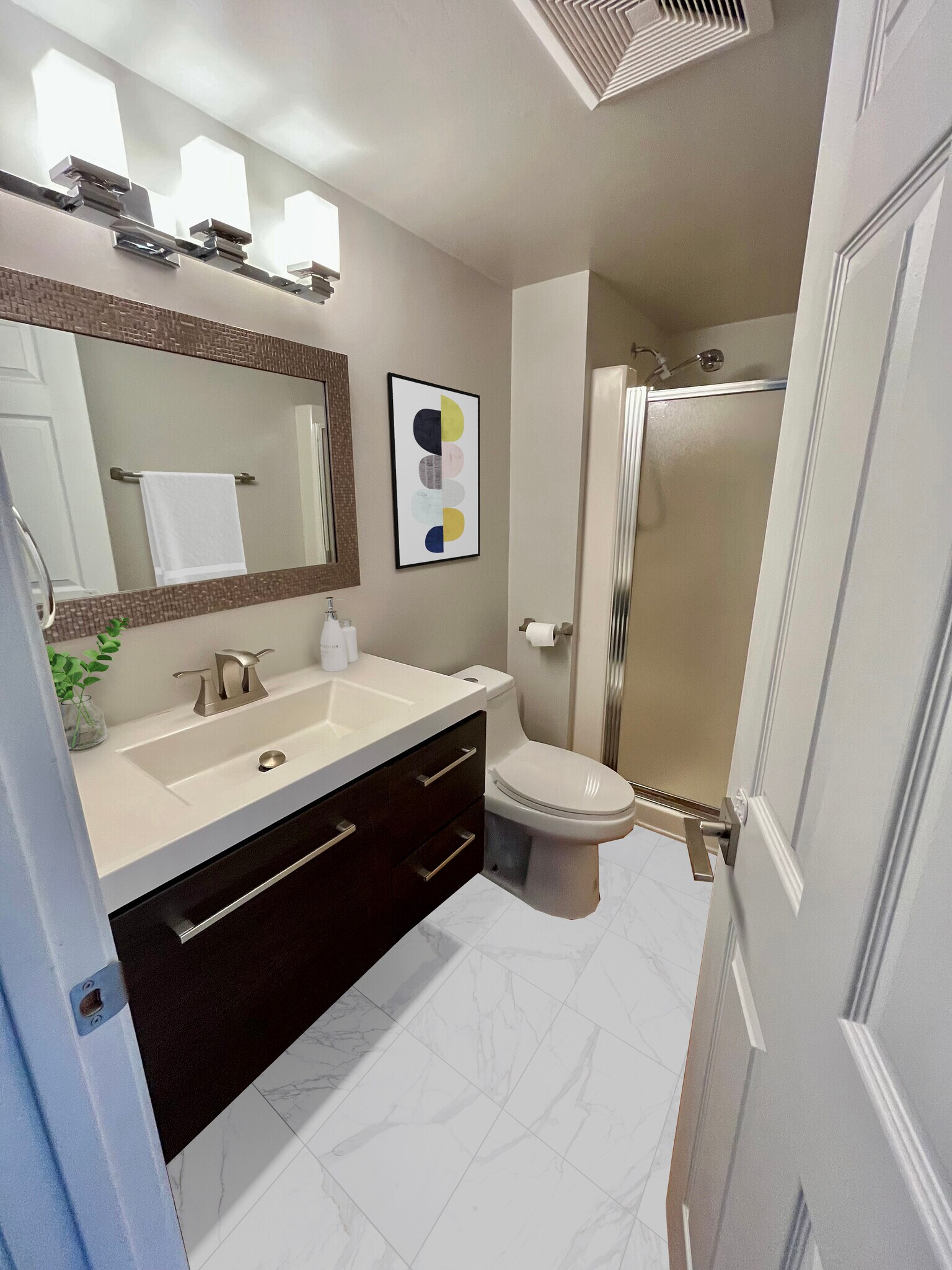 Building Photo - 289 Elm St