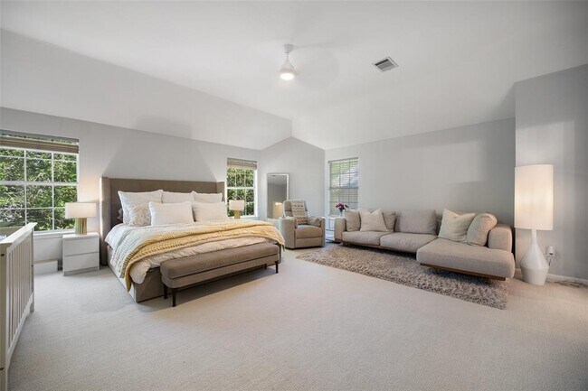 Building Photo - 6915 Gentle Oak Dr