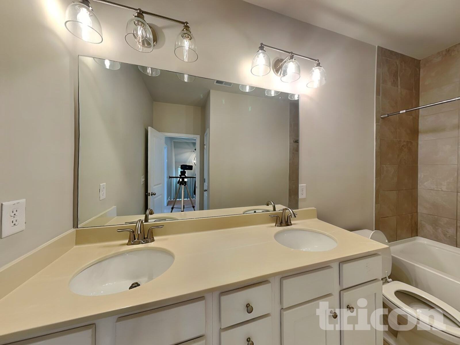 Building Photo - 949 Shy Ln