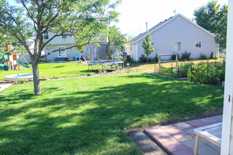 Building Photo - 376 W Plum Pl