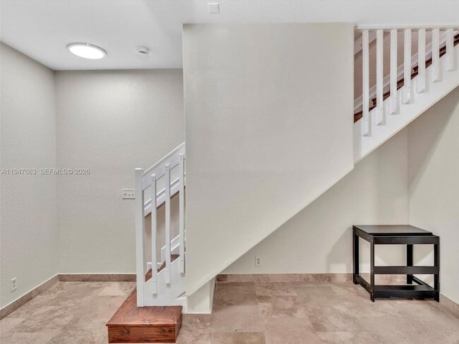 Building Photo - 3853 Tree Top Dr