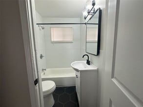 Building Photo - 515 Margil St