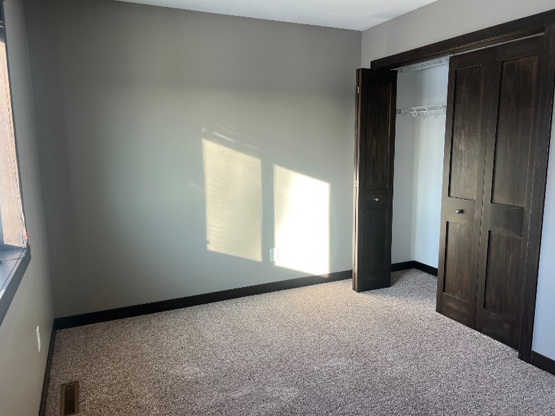 Building Photo - 306 Luella Pl NE