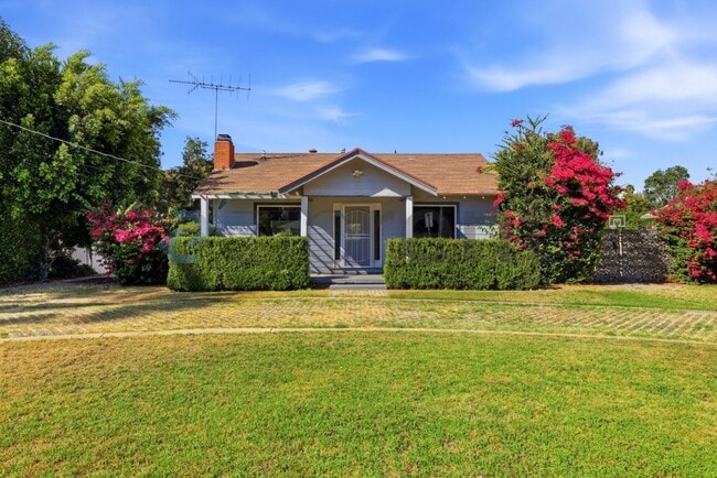 Building Photo - 4863 Rubidoux Ave