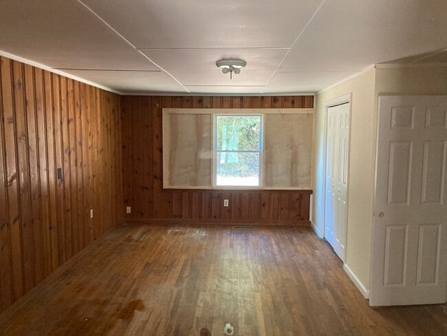 Building Photo - 475 Old Carrollton Rd