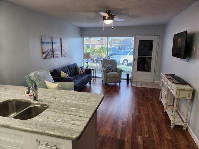 Building Photo - 4347 Tahitian Gardens Cir