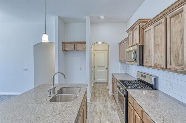 Building Photo - 15712 Bennett Dr