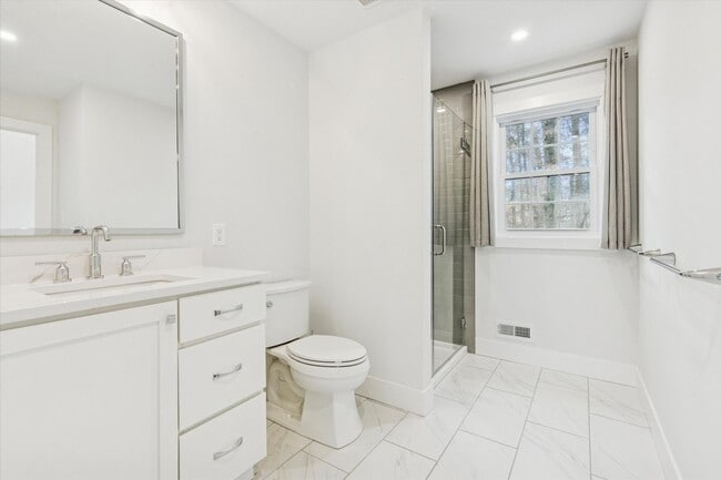 Building Photo - Stunning Renovated 5-Bedroom Exton Home – 6-Month Lease, Gourmet Kitchen & Walkout Basement