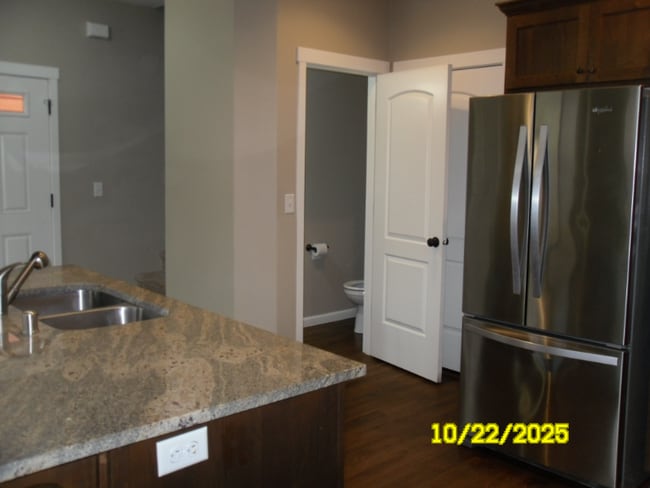 Building Photo - 4300 NE 34th Cir