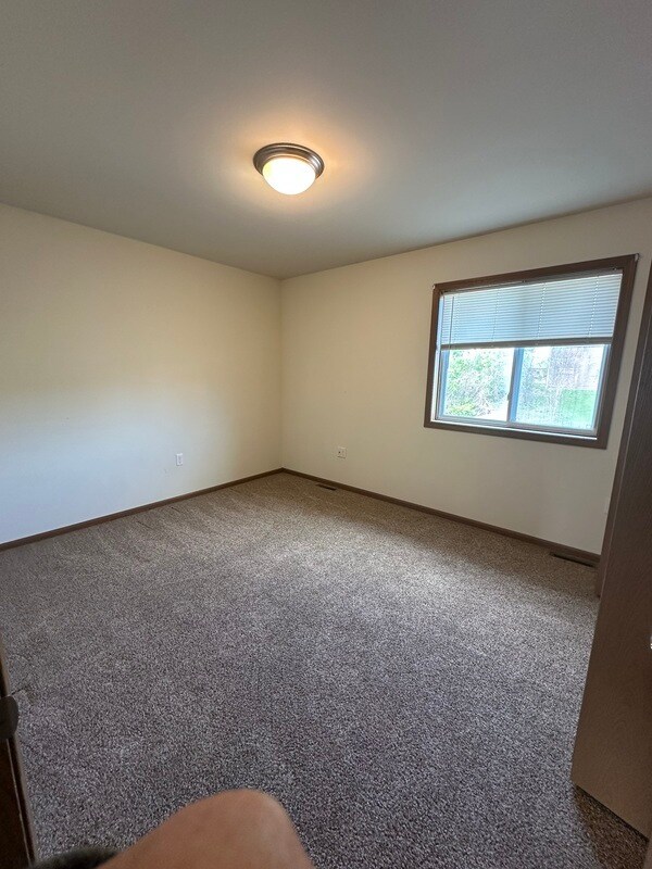 Building Photo - 155 33rd Ave SW