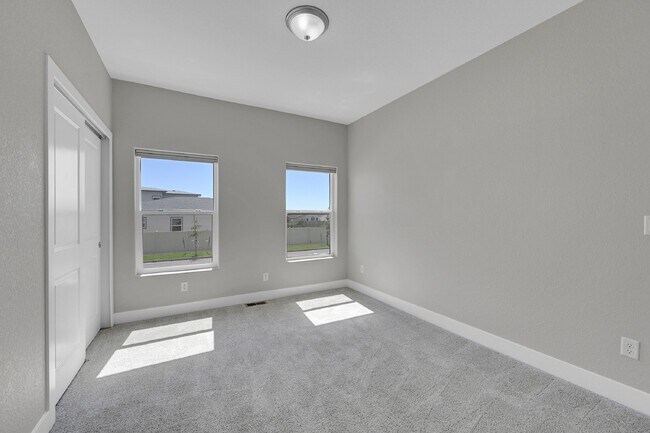 Building Photo - $2,425 - 3 beds, 2 baths, Updated home in ...