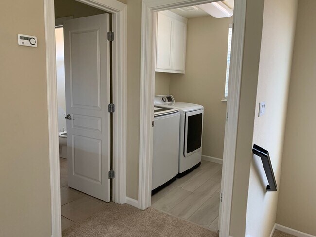 Building Photo - Stunning 4 bed/2.5 bath home in San Ramon