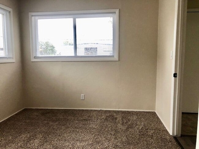 Building Photo - Charming 2 bedroom, 1 bath home near Sutte...