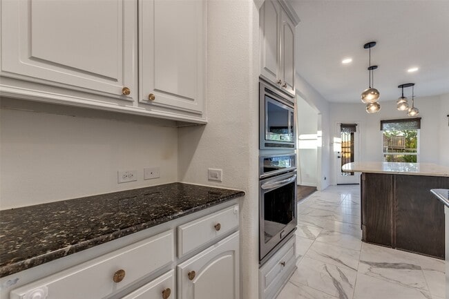Building Photo - 13348 Cool Meadow Dr