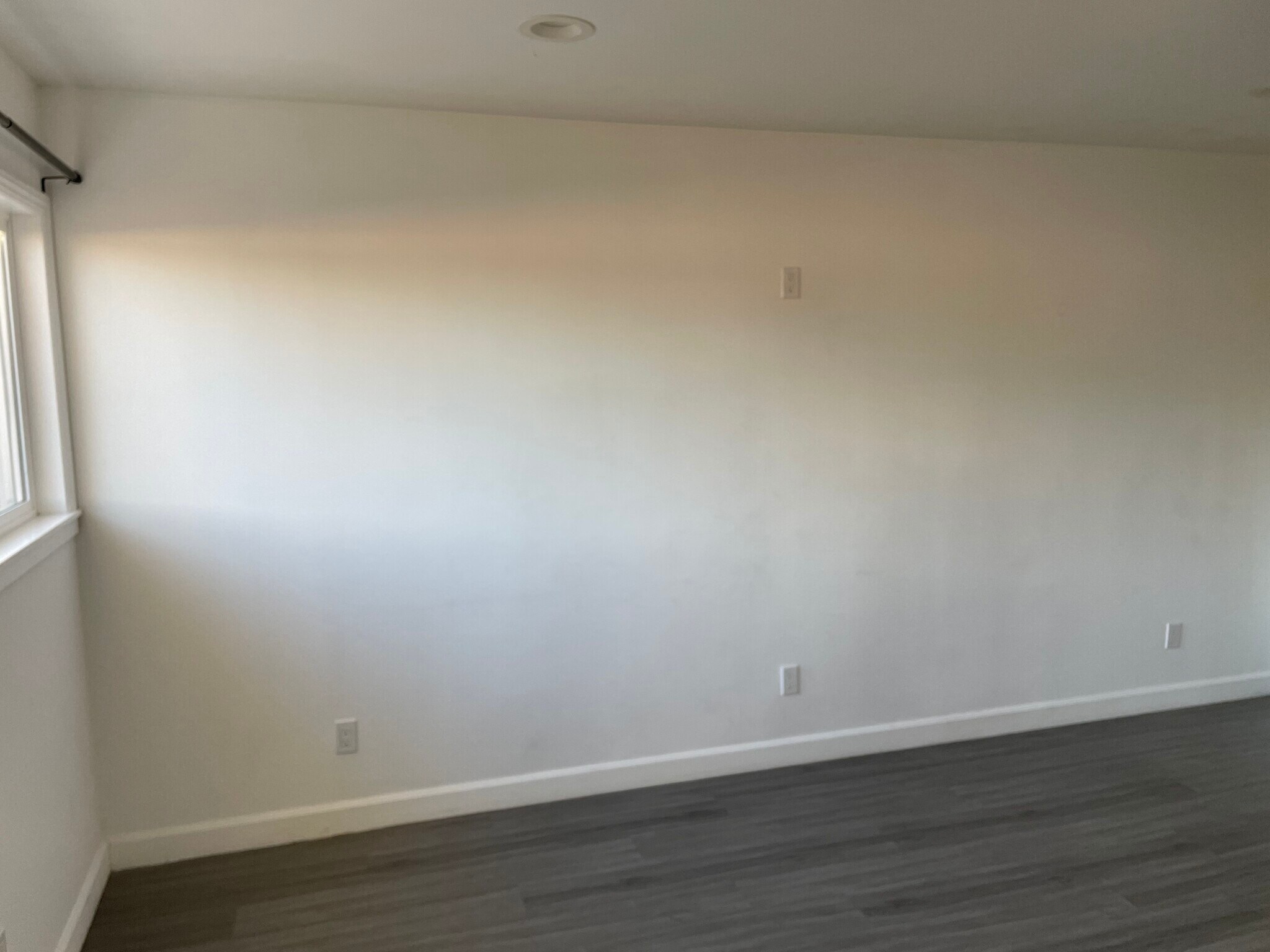 Building Photo - 265 E 69th Way