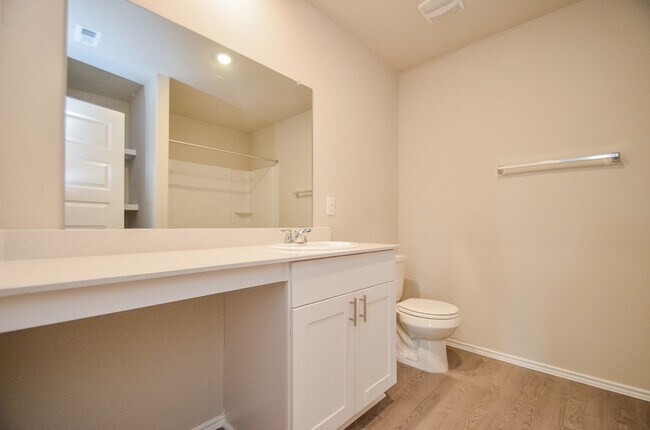 Building Photo - 25513 Blossom Ct