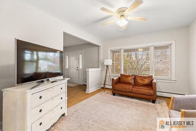 Building Photo - 21 Heathcote Brook Rd