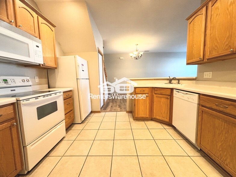 Building Photo - 3911 NE Gardenia Ln