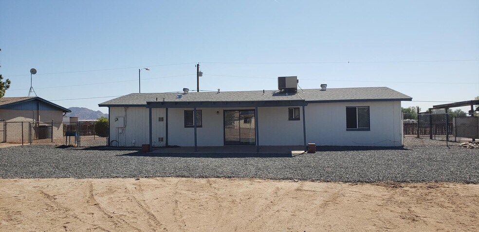 Building Photo - 11060 N Faldale Rd